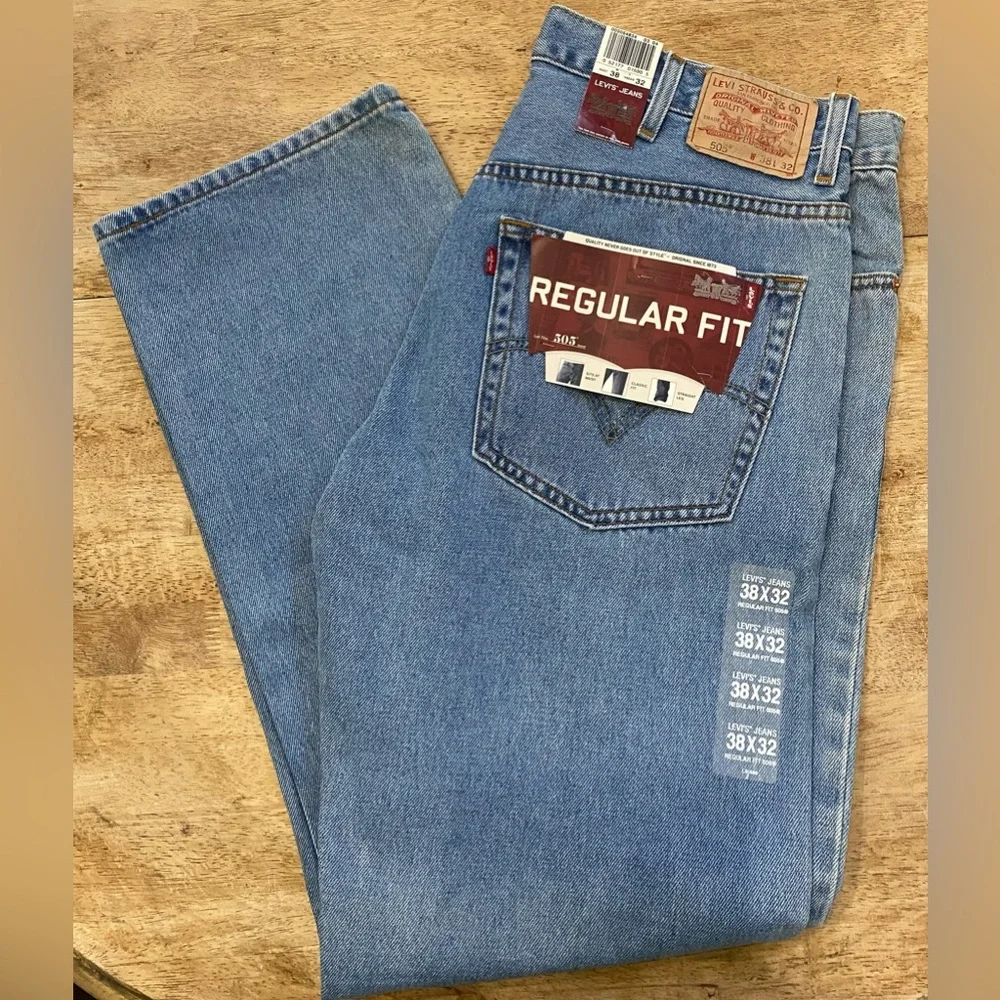 NWT Levi’s 505 Regular Fit Men’s 38X32 Denim Jeans‎